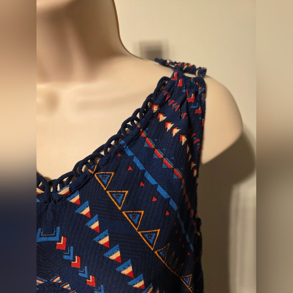 Label Ritu Kumar Sleeveless Top - Picture 8 of 8
